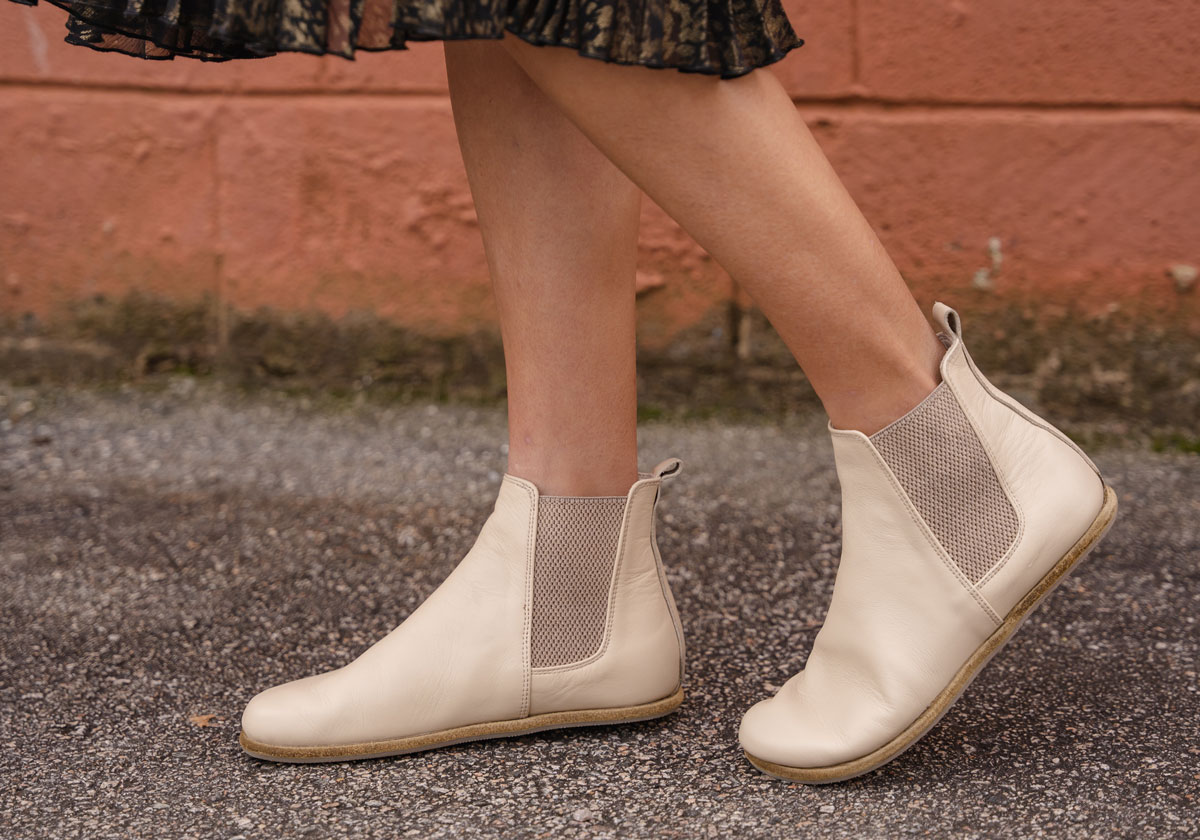 chelsea boots barefoot