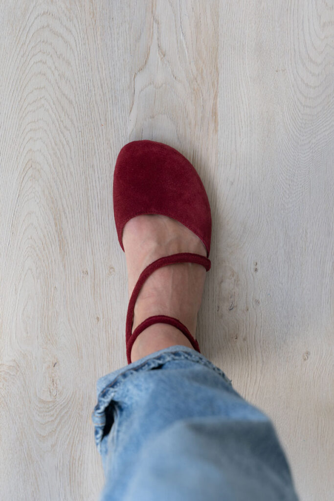 Shapen Orchid dressy barefoot sandals in regular fit