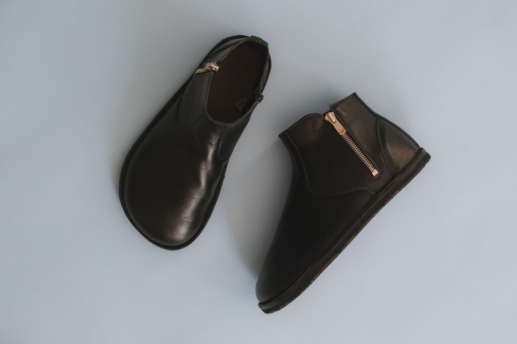 Softstar Astoria barefoot boots for extra wide feet