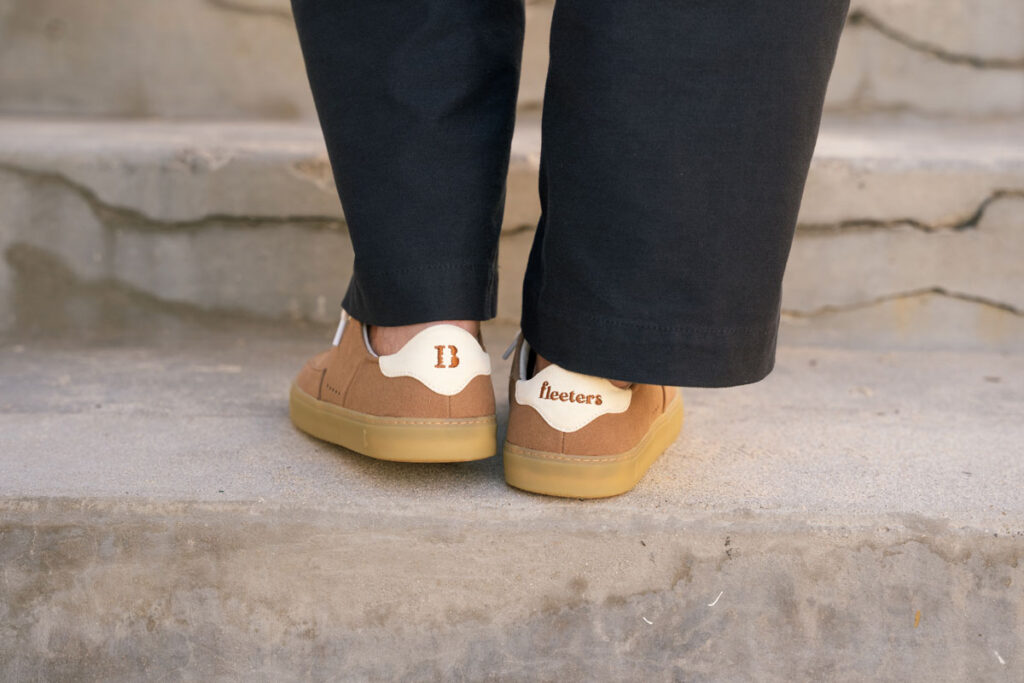 Barefoot Shoe Guide Collaboration Sneaker with Fleeters: Peach Brown Kelly