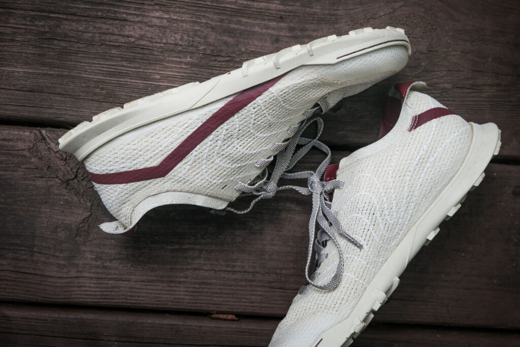 zero drop sole of the Lono Verve barefoot trail runners 