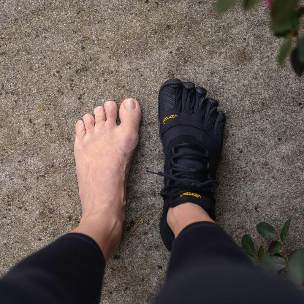 Vibram FiveFingers barefoot hiking toe shoes