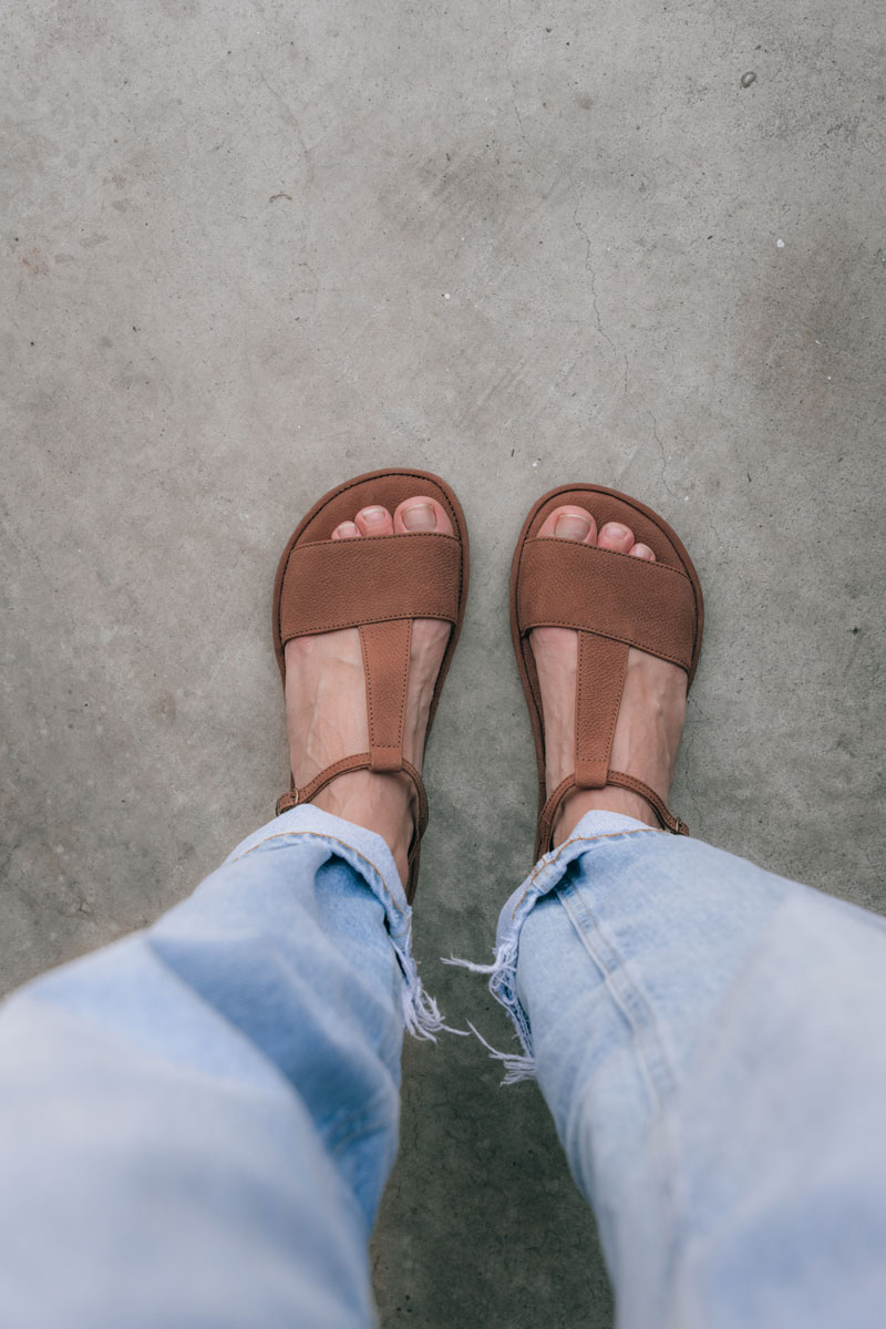 Drifter Leather T-strap barefoot sandals