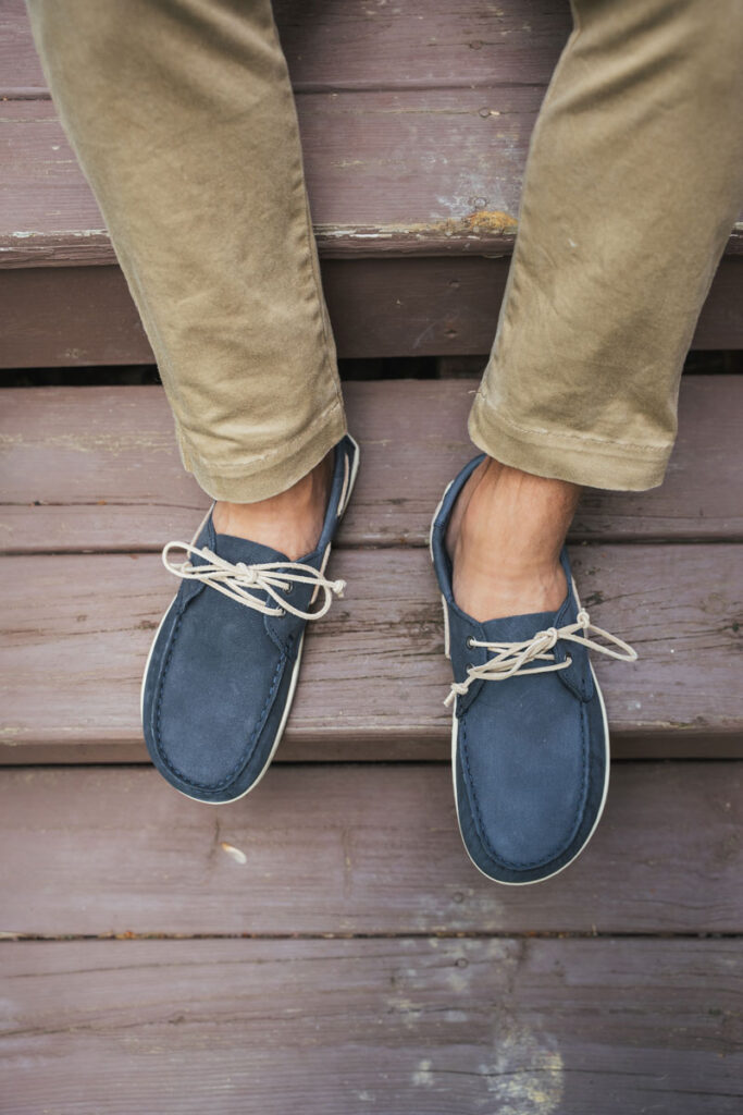 Gaucho Ninja barefoot boat shoes in dark blue