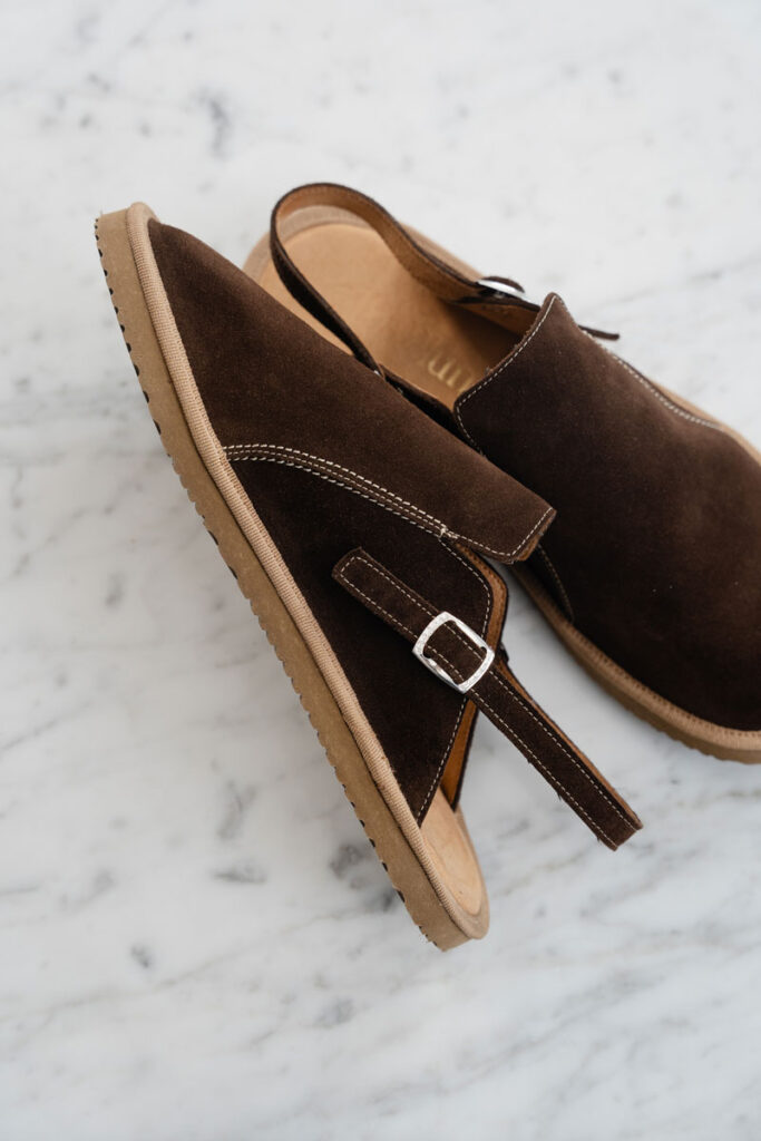 Barefoot-style clogs from Alba Pluma