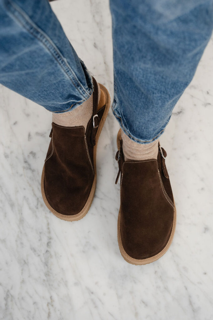 Barefoot-style clogs from Alba Pluma