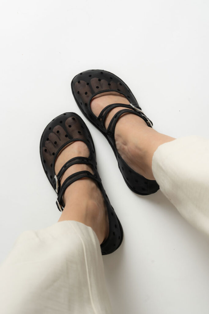Wide, anatomical toe box on the mesh barefoot Mary Jane from albaPluma
